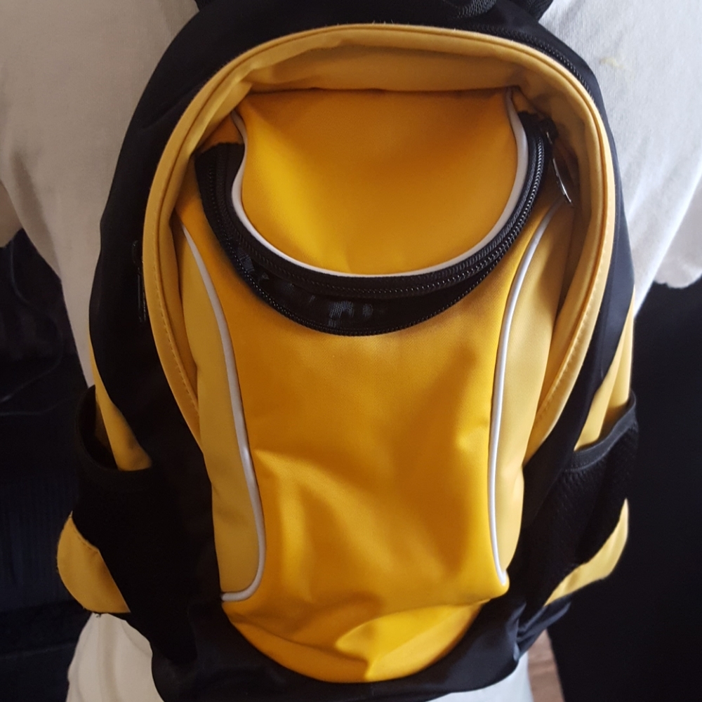 Asia Miles Backpack. - Picture 5 of 8